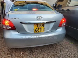 Toyota Belta 2010 Silver