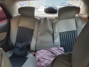 Toyota Belta 2010 Silver