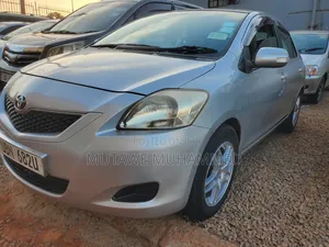 Toyota Belta 2010 Silver