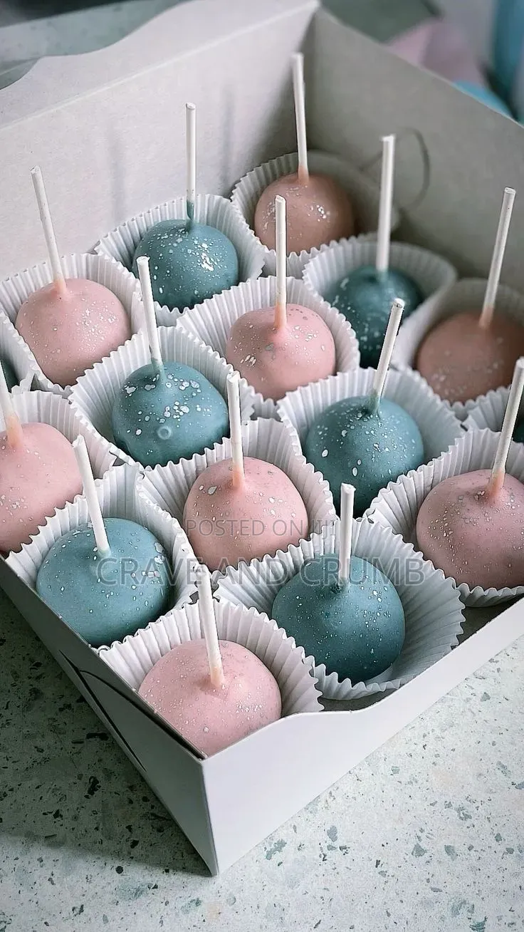 Cake. Pops in Circular Form