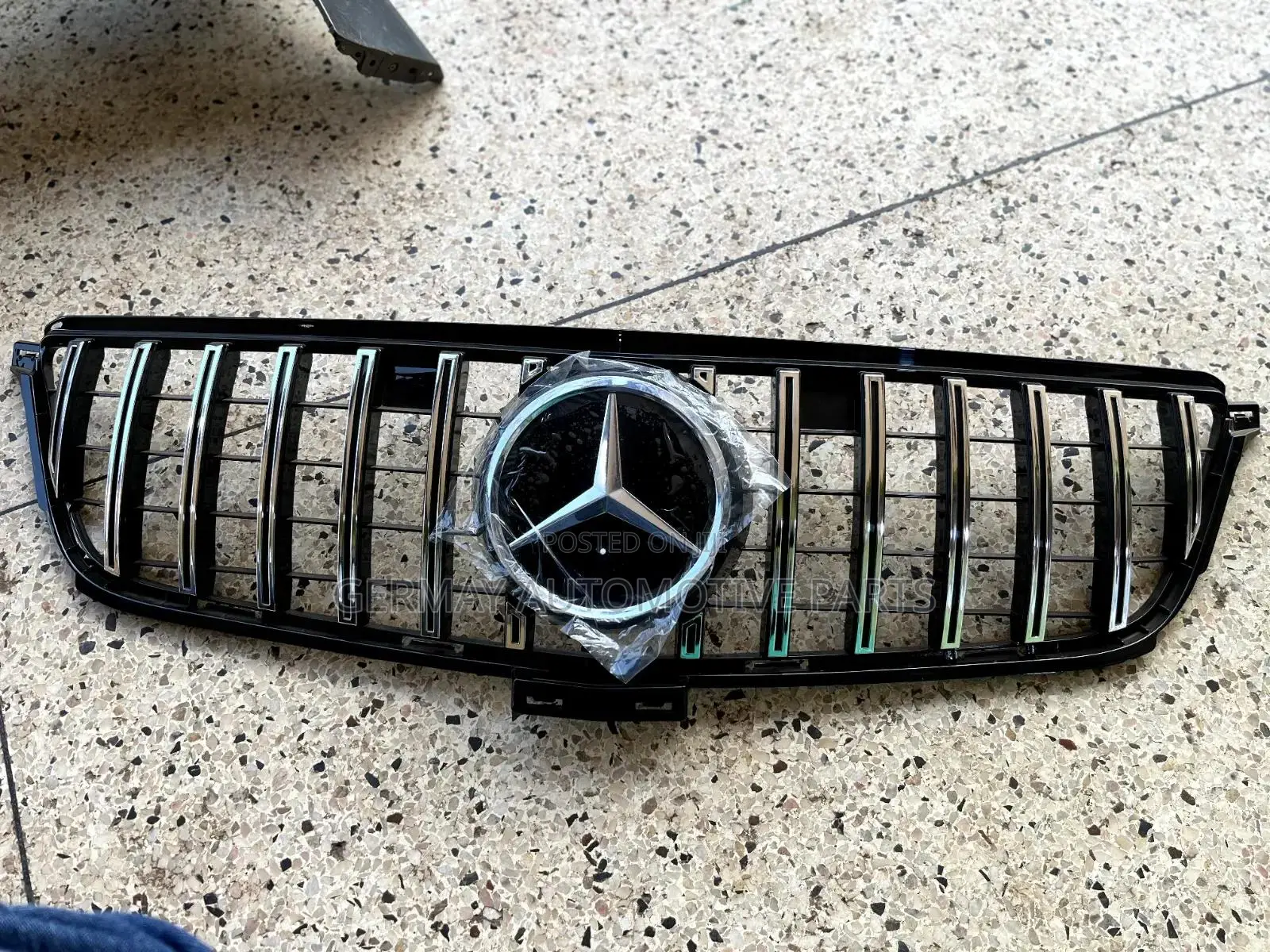 Mercedes Ml 350 W166 2012-15 Front Upgrade Grille With Glass Emblem