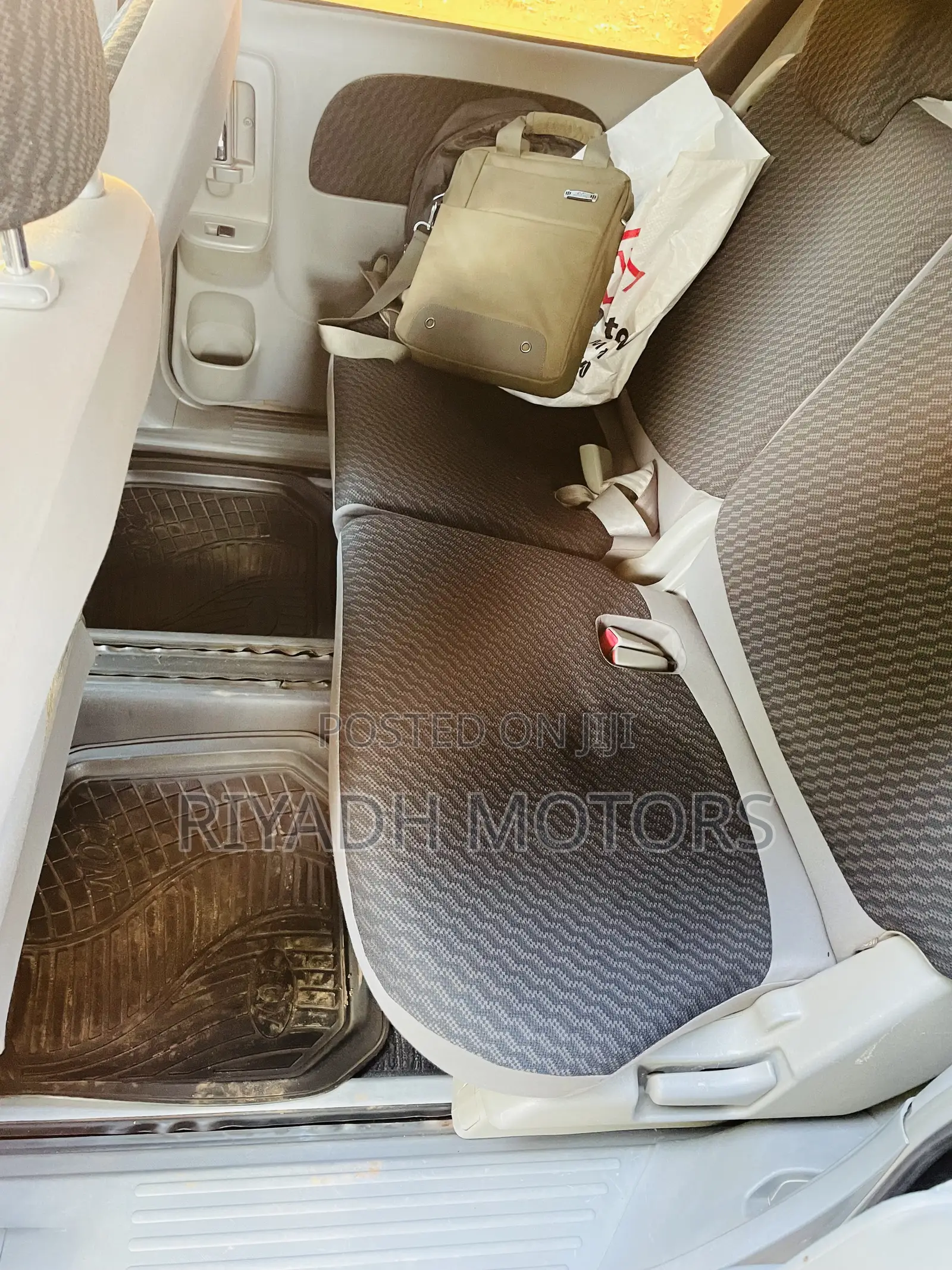 Toyota Sienta 1.5 FWD 2009 Gray