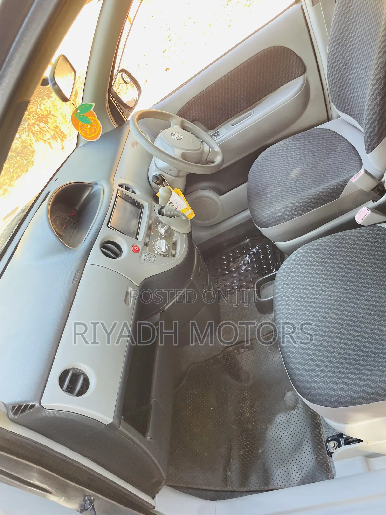 Toyota Sienta 1.5 FWD 2009 Gray