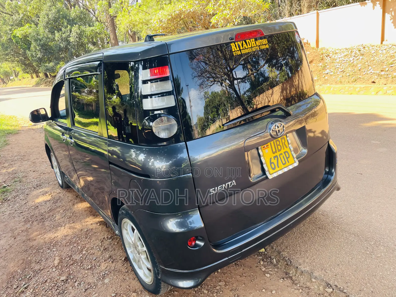Toyota Sienta 1.5 FWD 2009 Gray