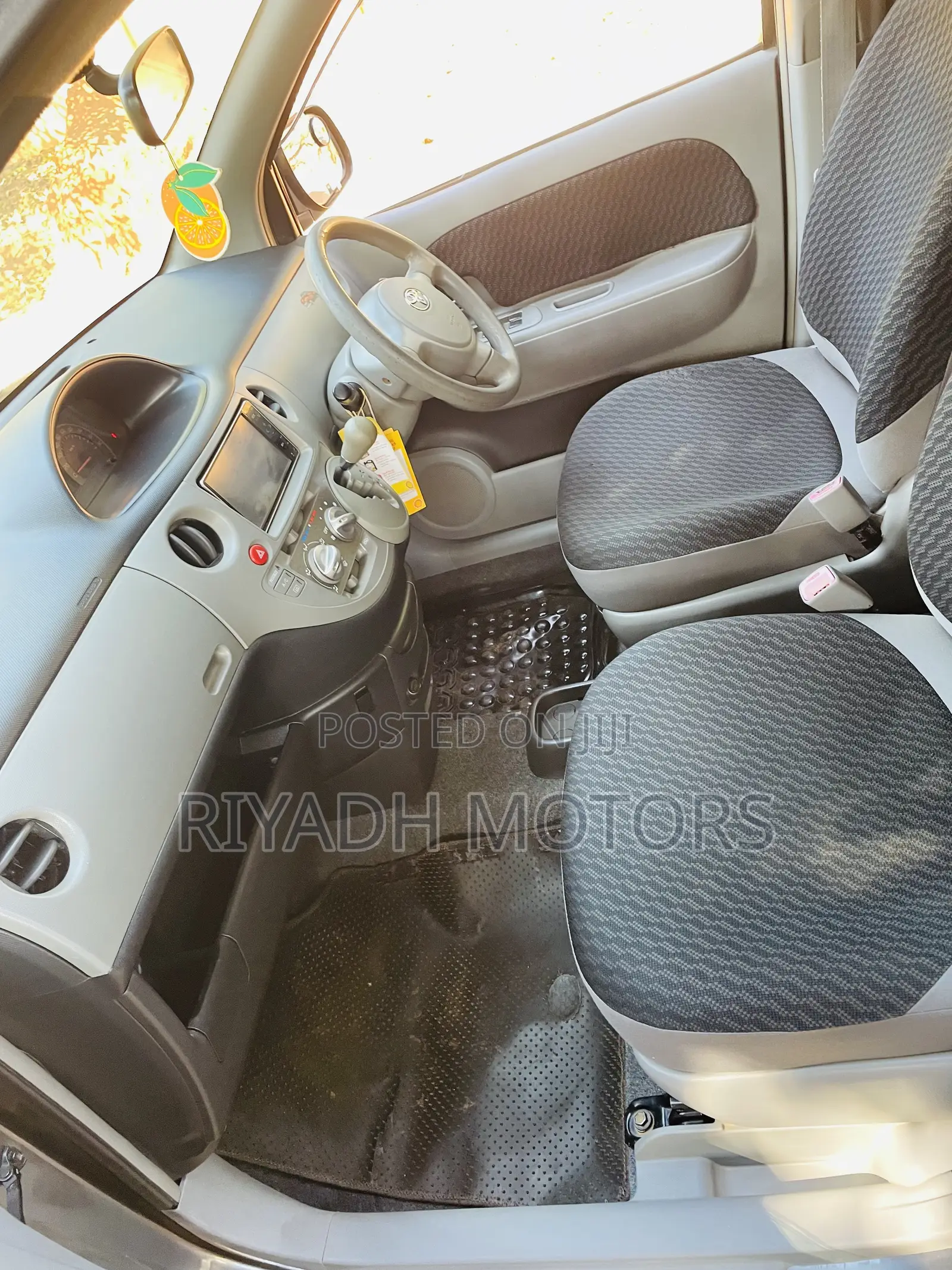 Toyota Sienta 1.5 FWD 2009 Gray