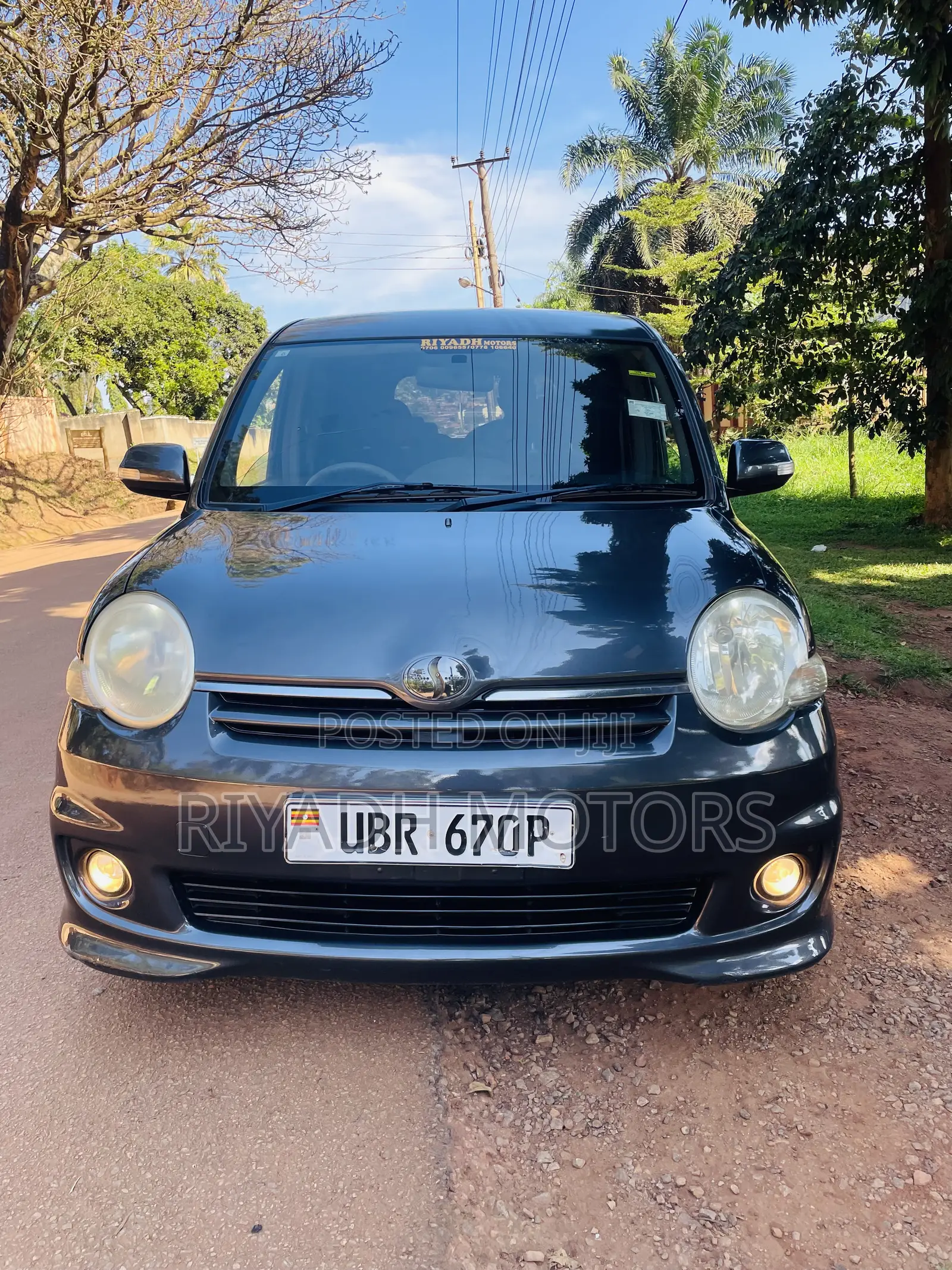 Toyota Sienta 1.5 FWD 2009 Gray
