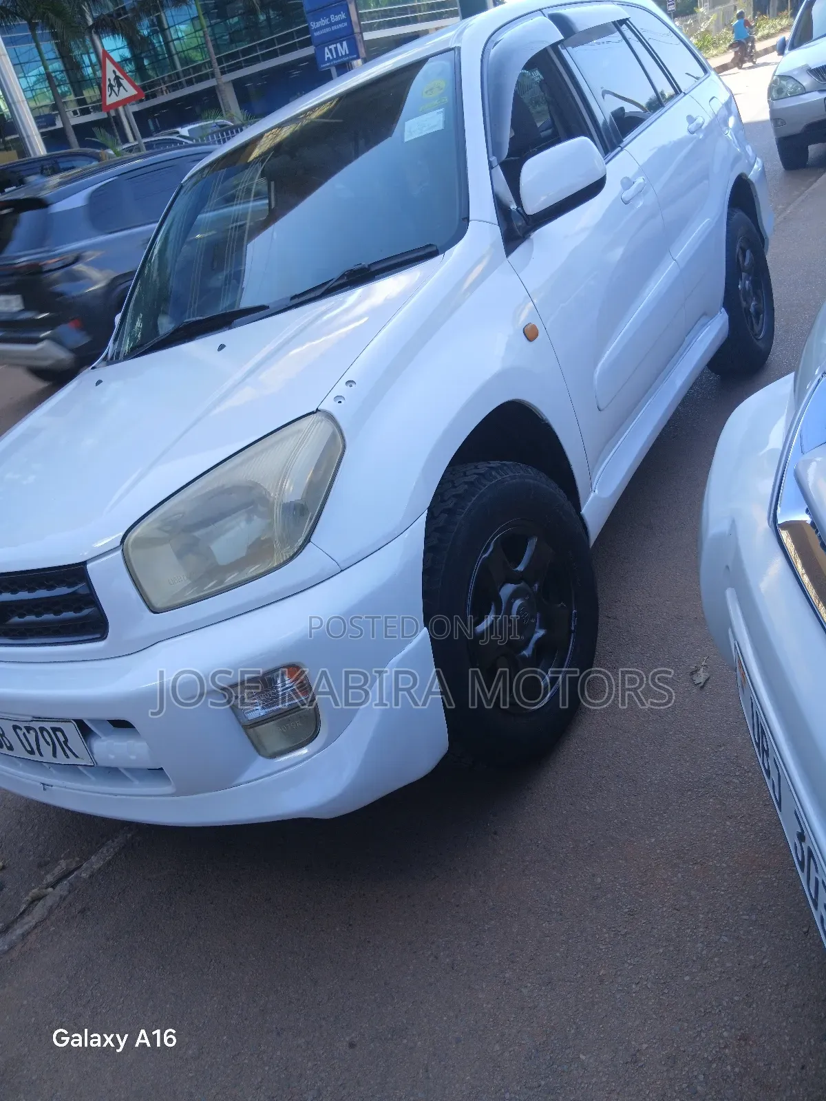 Toyota RAV4 2002 White