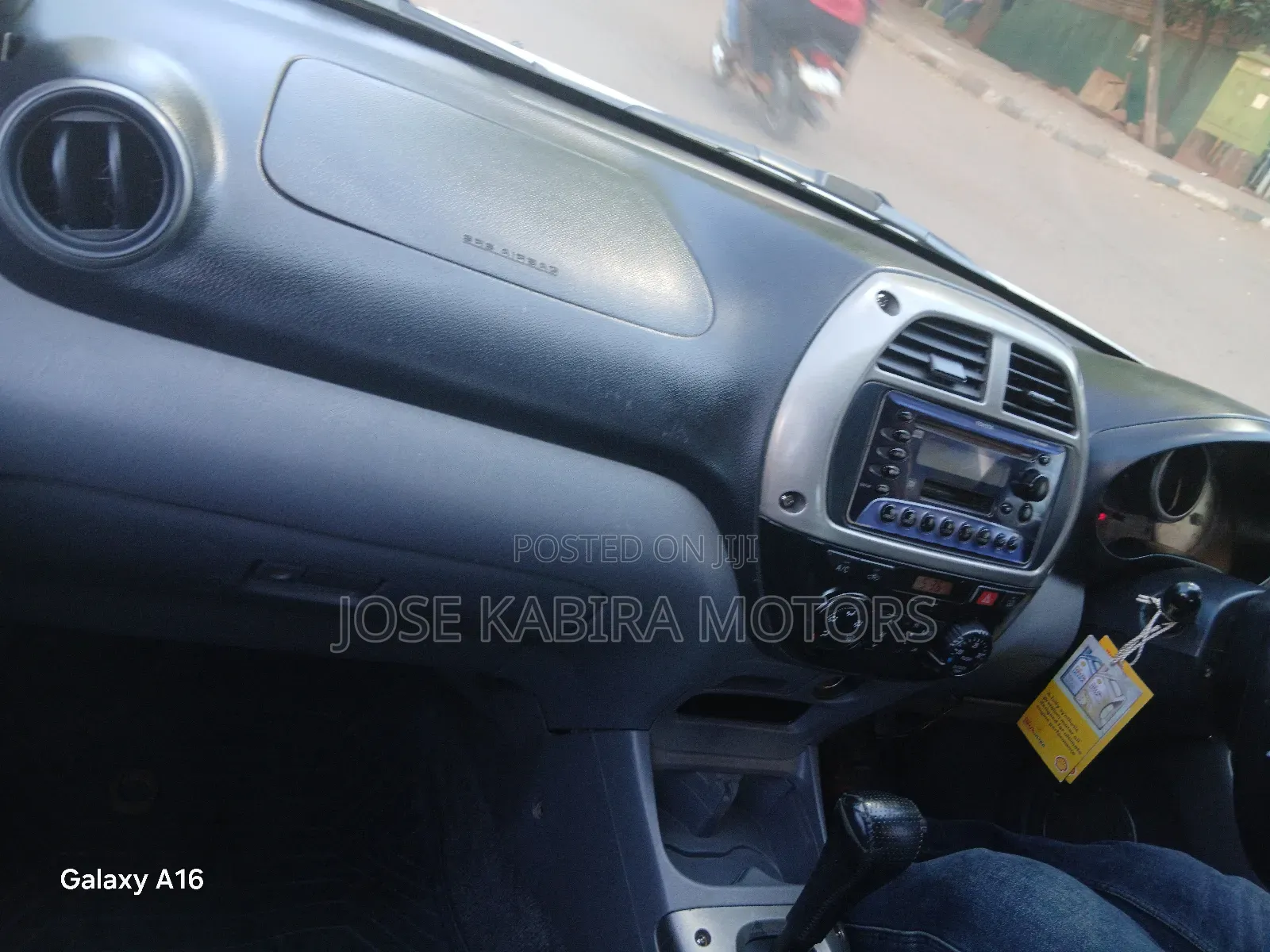 Toyota RAV4 2002 White