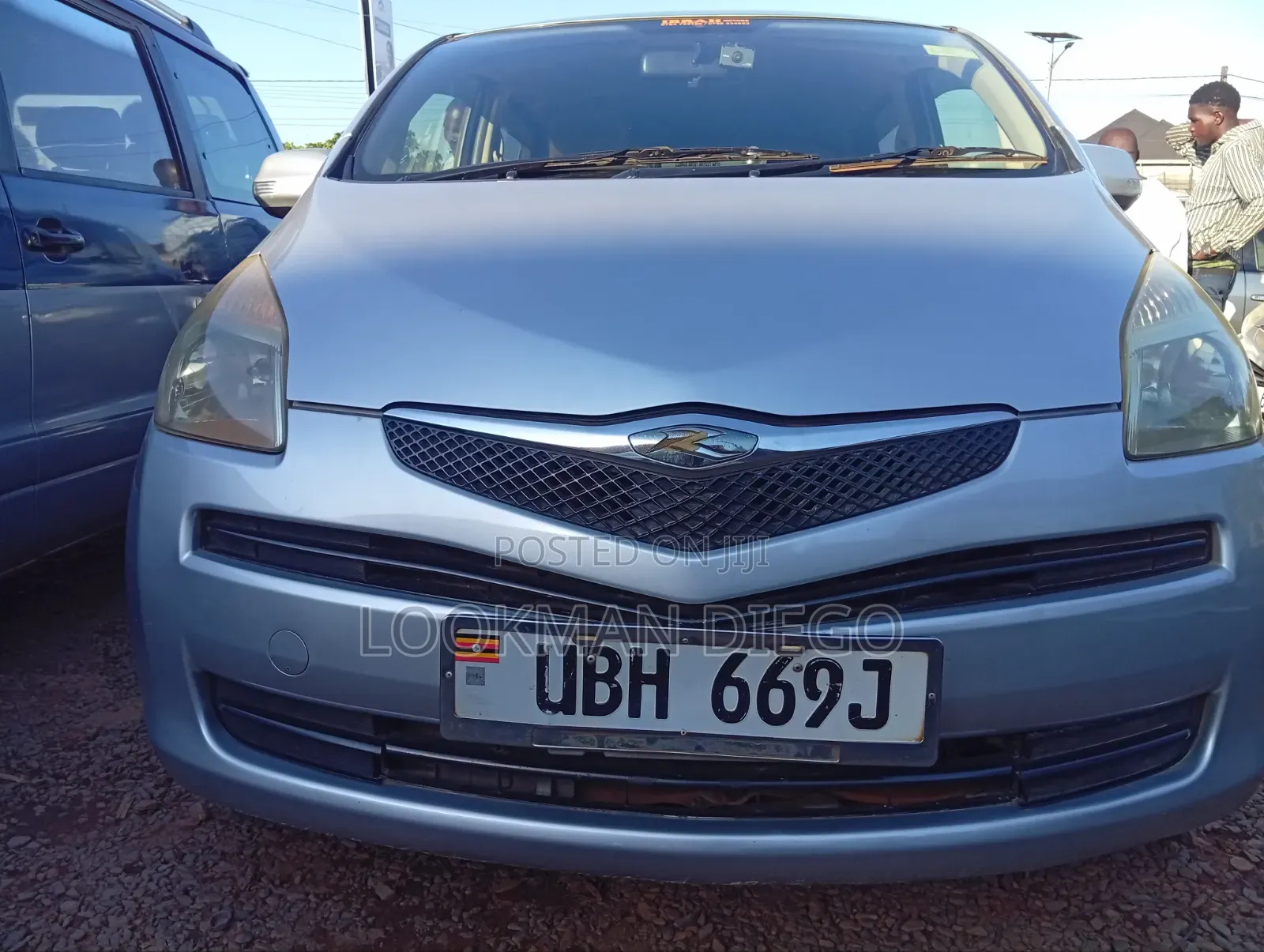 Toyota Ractis 1.5 AWD 2009 Silver