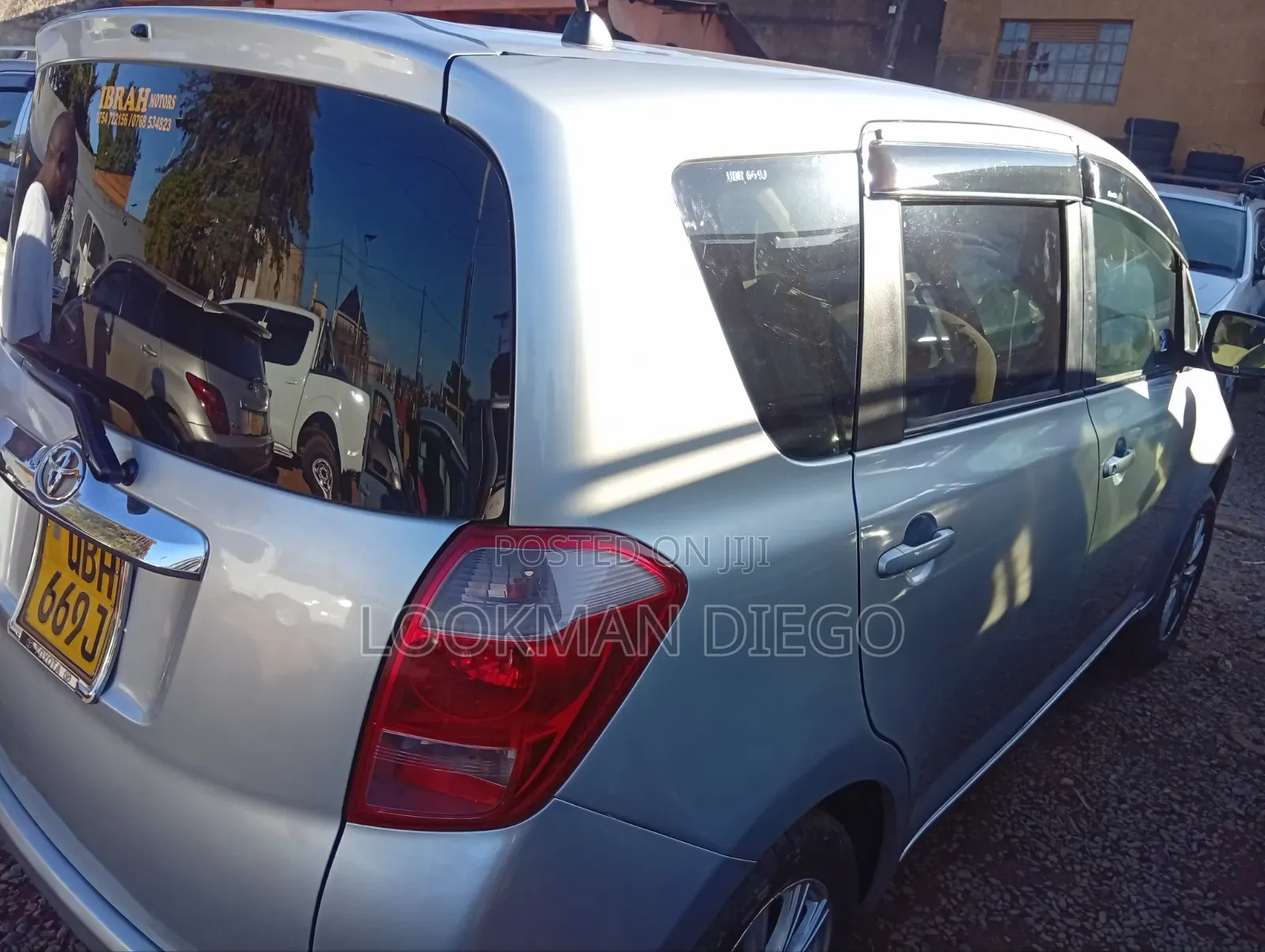 Toyota Ractis 1.5 AWD 2009 Silver