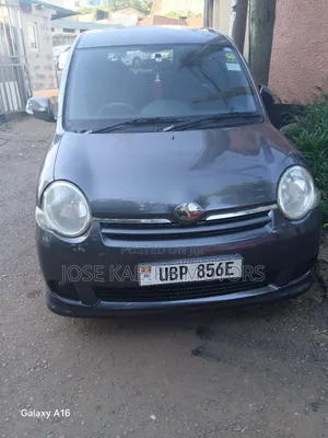 Toyota Sienta 2008 Gray
