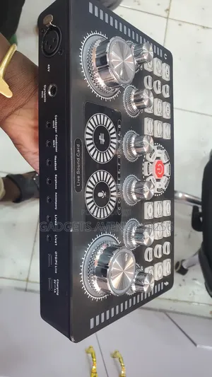 Q7 Live Sound Card, Which Is a Portable Audio Mixer