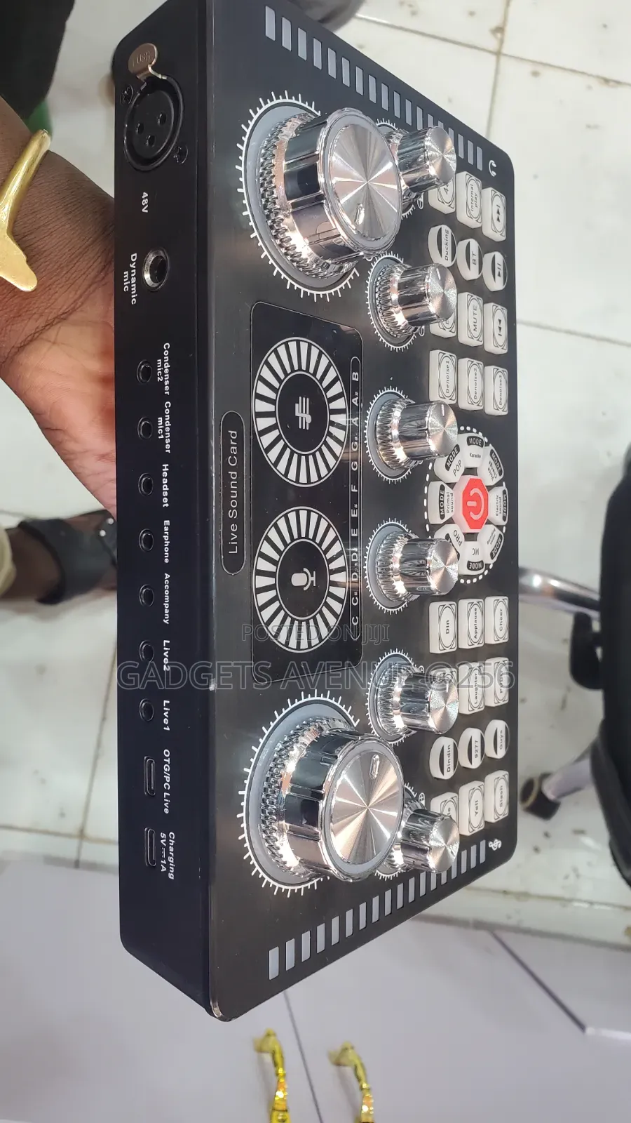 Q7 Live Sound Card, Which Is a Portable Audio Mixer
