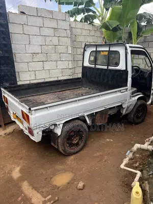 Kayongeza Hirejet 2004 White