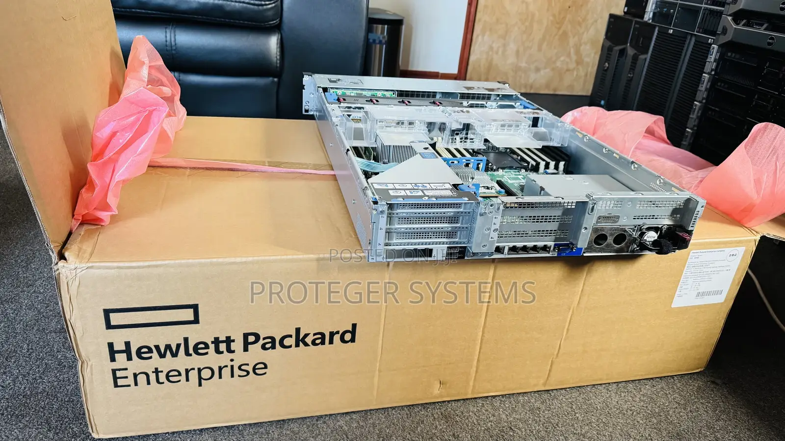 New Server HP ProLiant DL380 Gen10 16GB Intel Xeon HDD 640GB