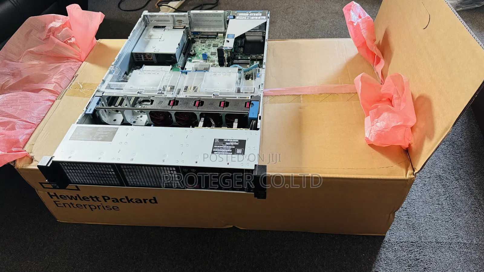 New Server HP ProLiant DL380 Gen10 16GB Intel Xeon HDD 640GB