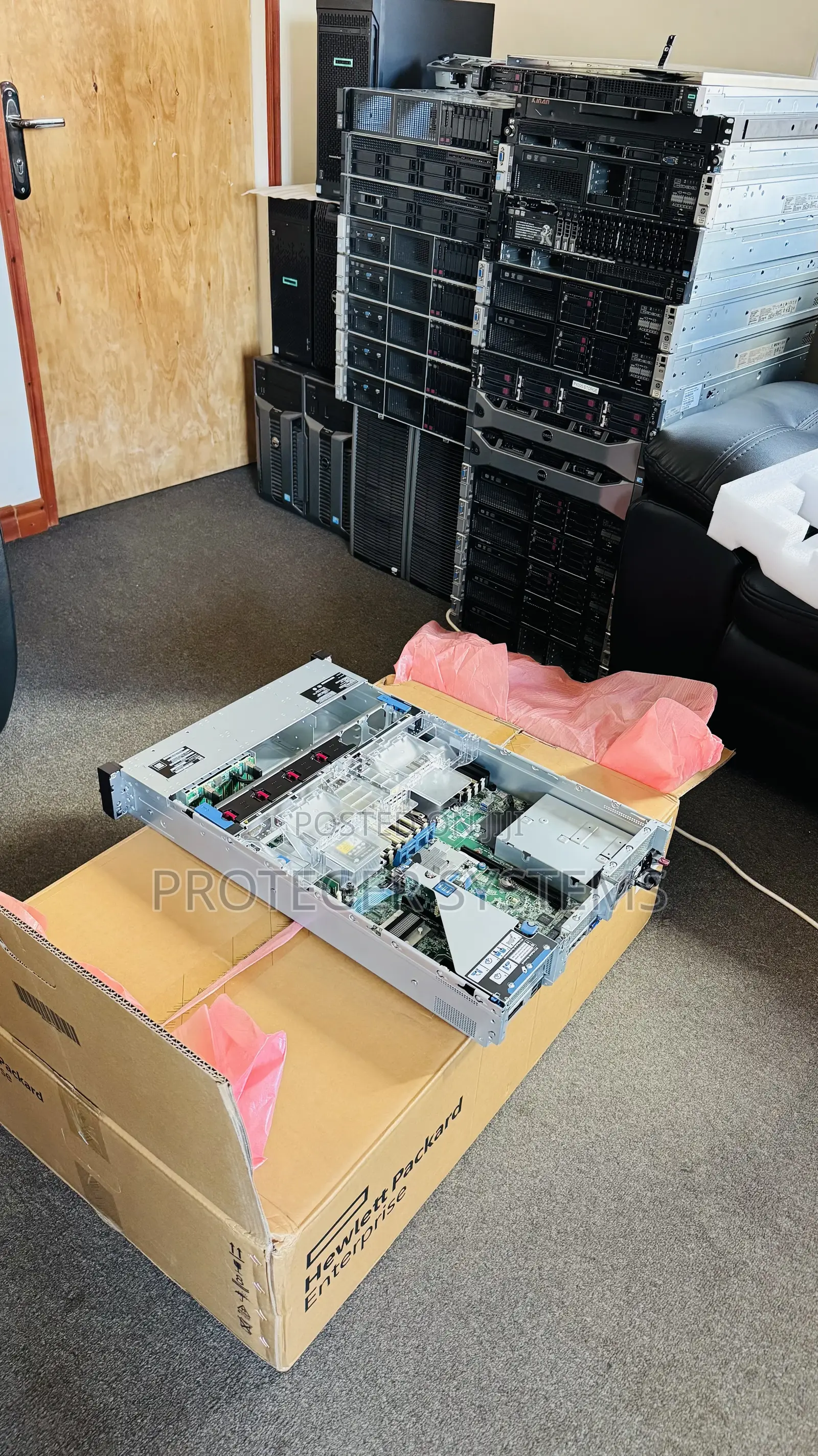 New Server HP ProLiant DL380 Gen10 16GB Intel Xeon HDD 640GB