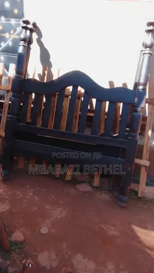 4by6 Wooden Bed Used Available for Sale