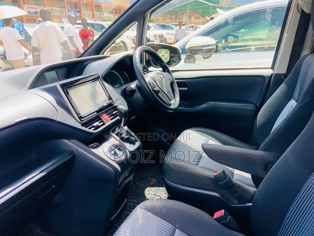 Toyota Noah 2014 White