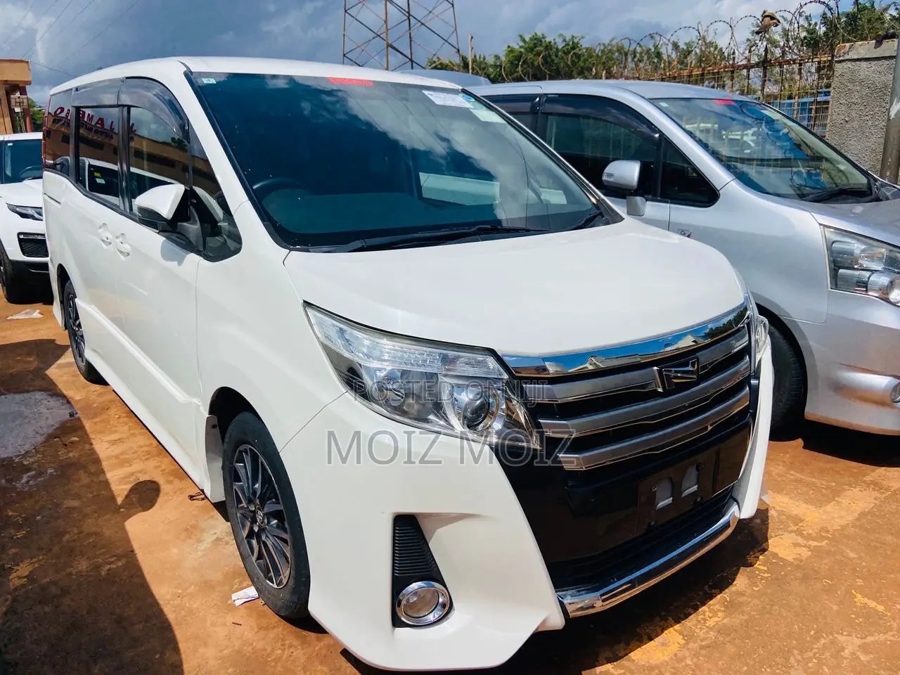 Toyota Noah 2014 White