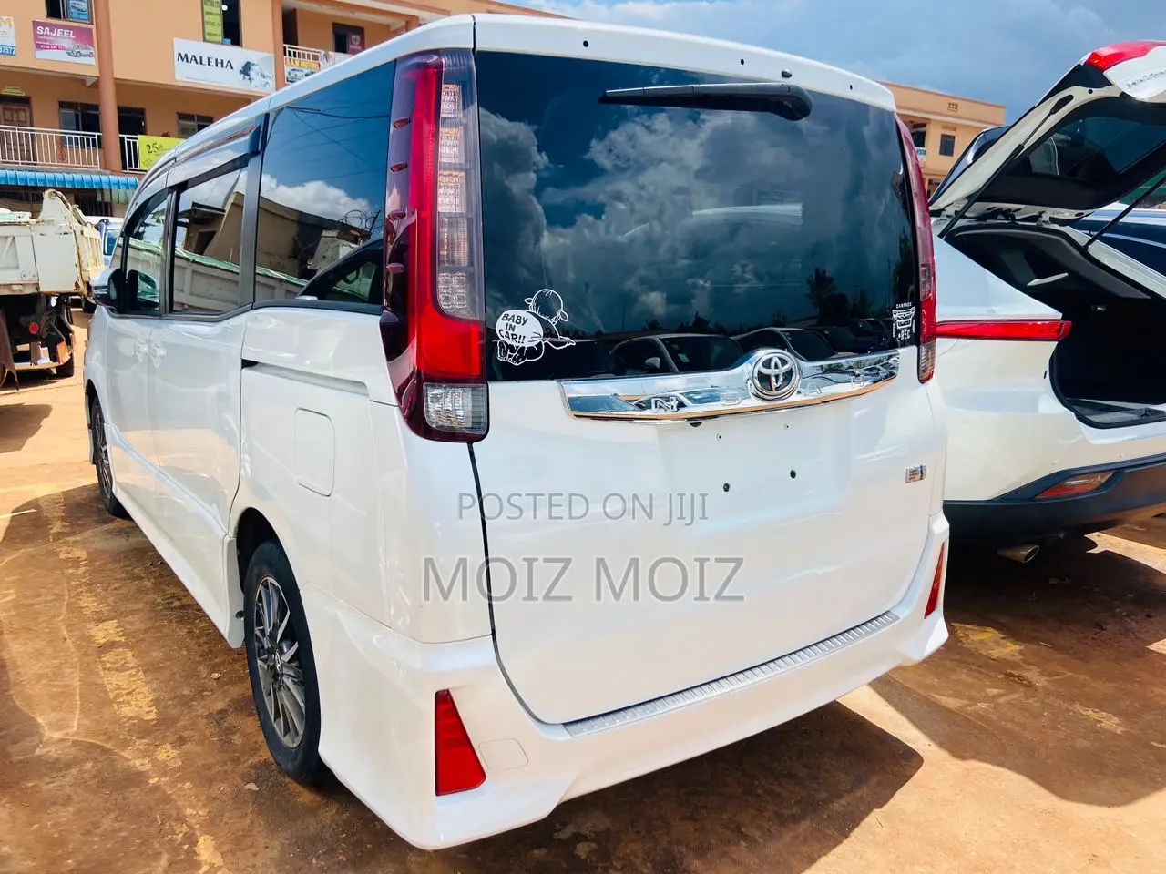 Toyota Noah 2014 White