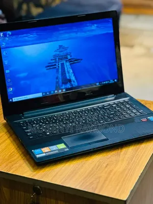 Laptop Lenovo IdeaPad 300 8GB Intel Core i7 HDD 250GB