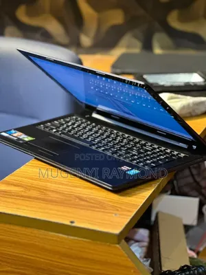 Laptop Lenovo IdeaPad 300 8GB Intel Core i7 HDD 250GB