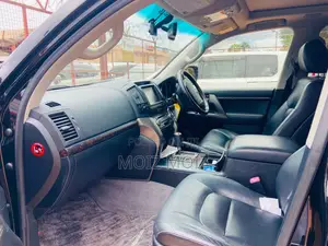 Toyota Land Cruiser 2011 Black