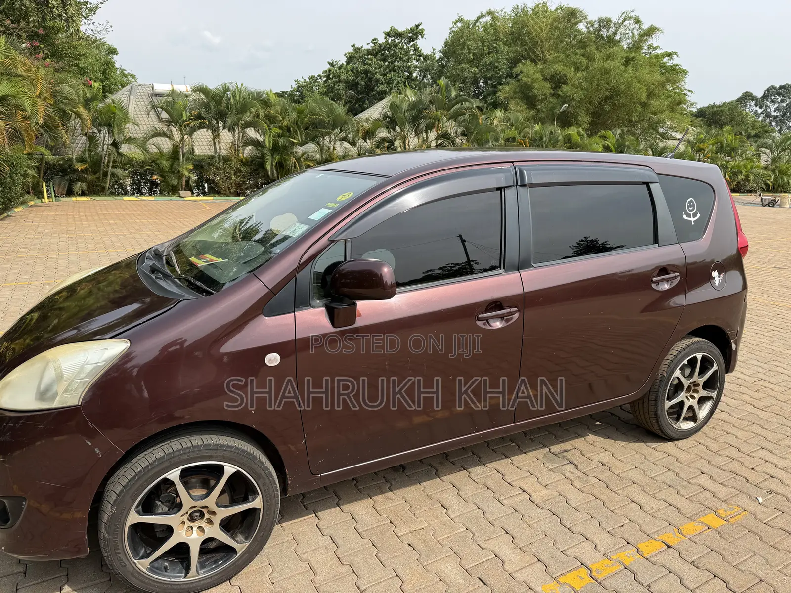Toyota Passo Sette 1.5 FWD 2009 Maroon