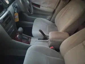 Toyota Corolla 2004 Silver