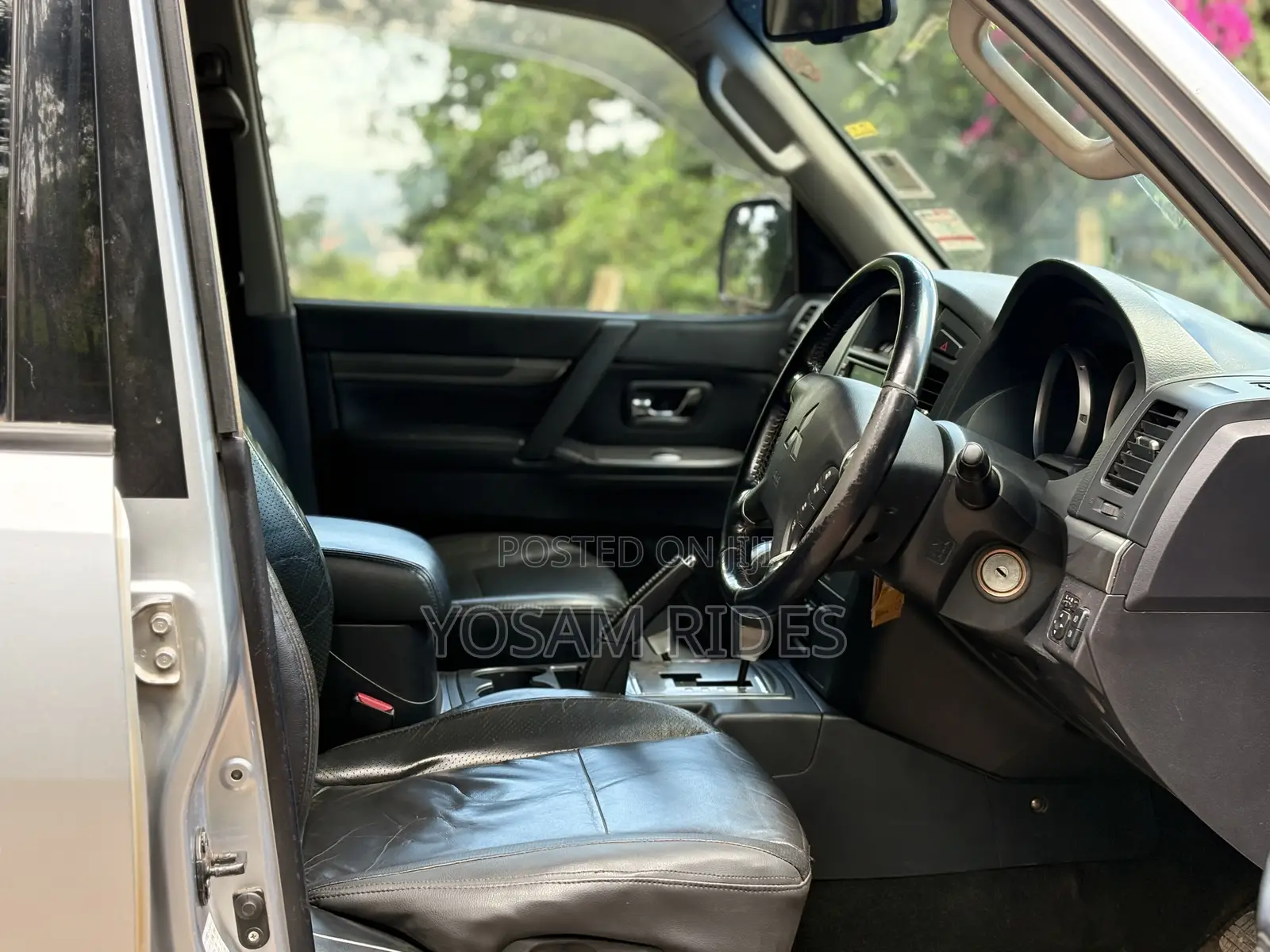 Mitsubishi Pajero 3.0 2011 Silver