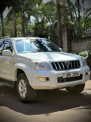 Toyota Land Cruiser Prado 2005 White