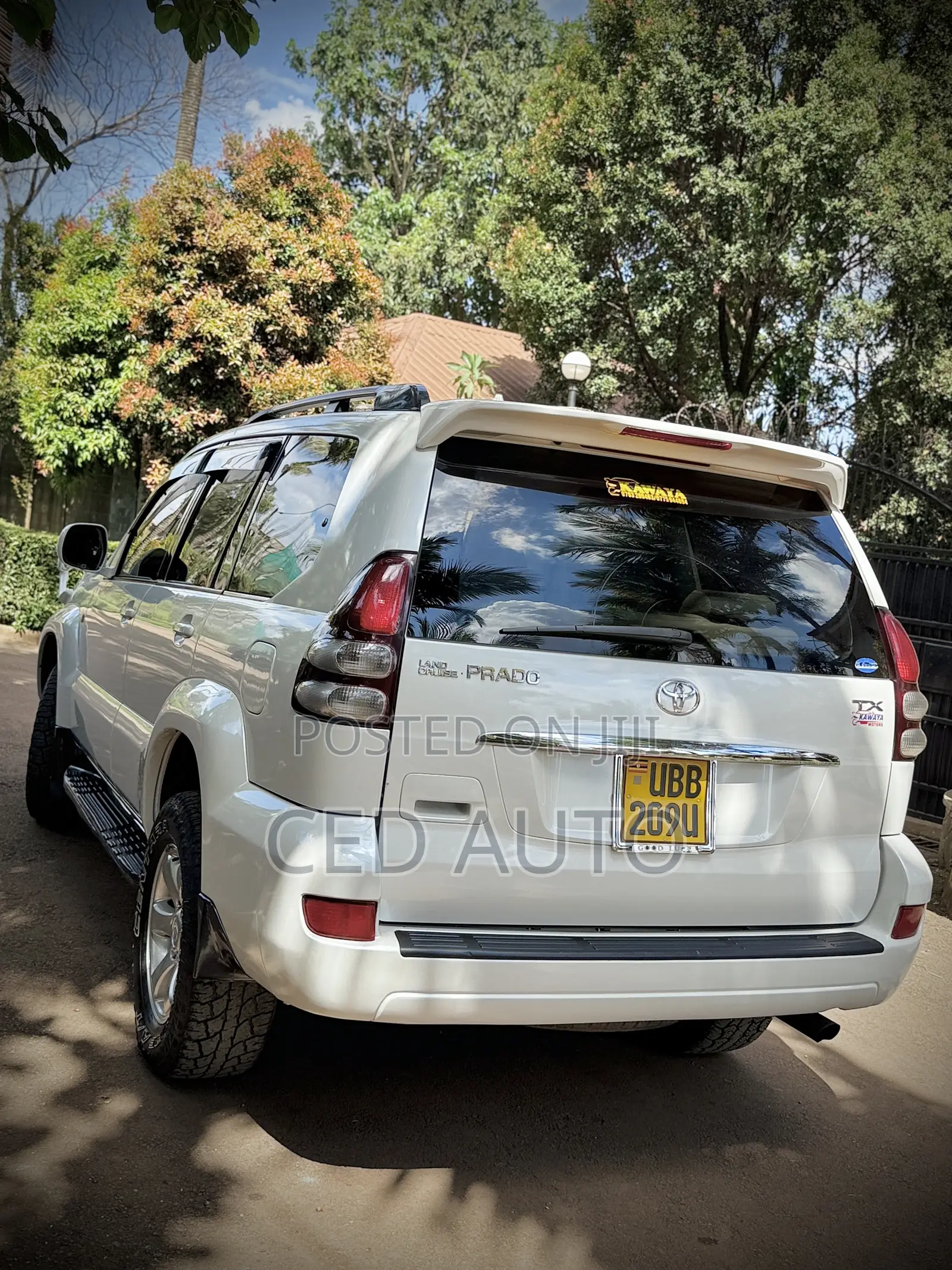 Toyota Land Cruiser Prado 2005 White