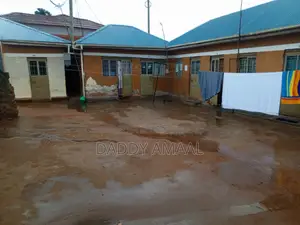 12bdrm Room & Parlour in Gombe for sale
