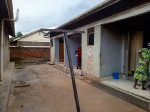 12bdrm Room & Parlour in Gombe for sale