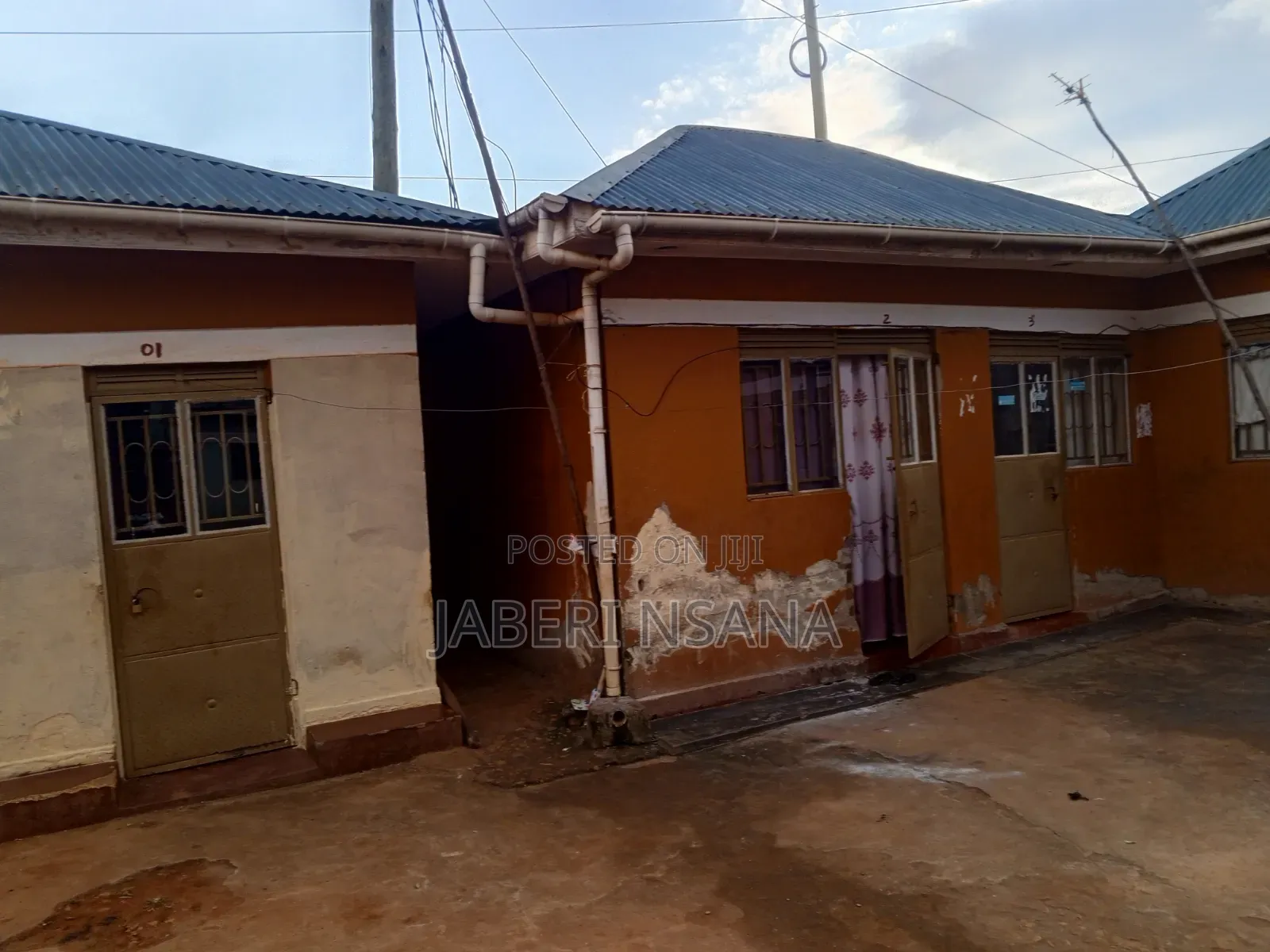 12bdrm Room & Parlour in Gombe for sale