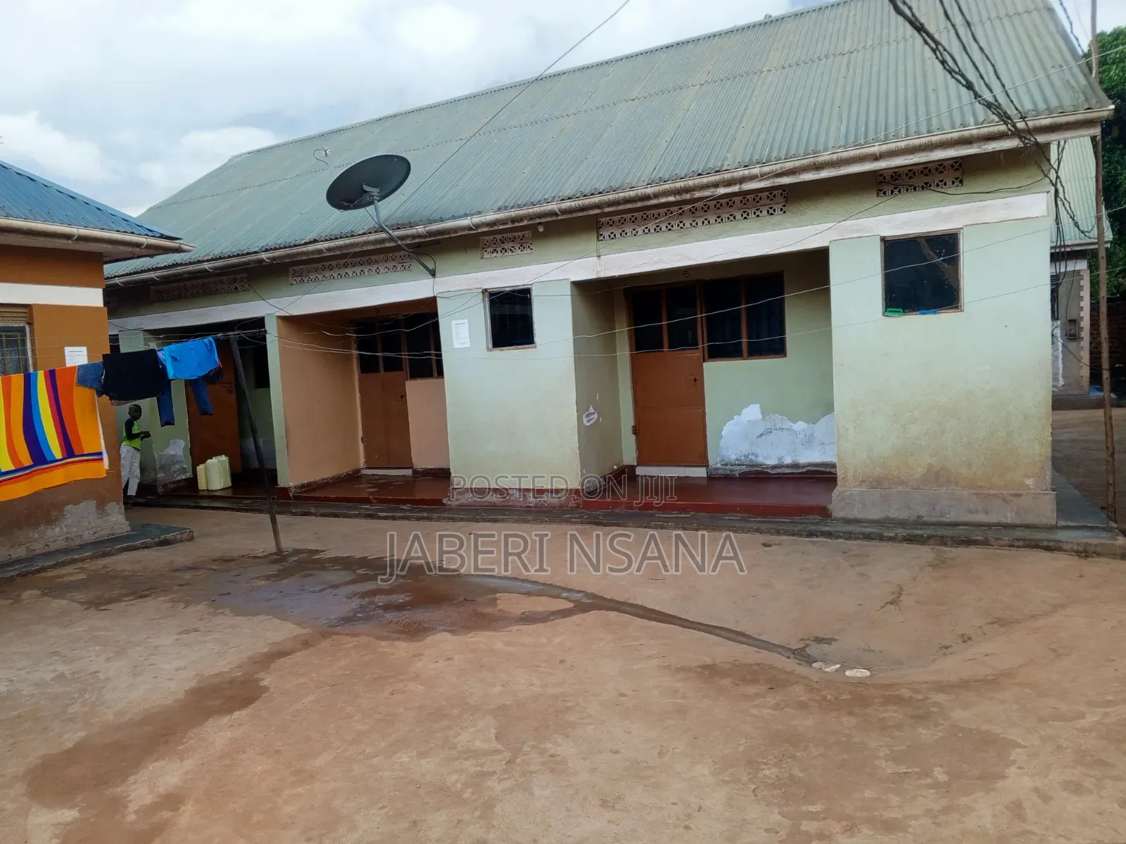 12bdrm Room & Parlour in Gombe for sale