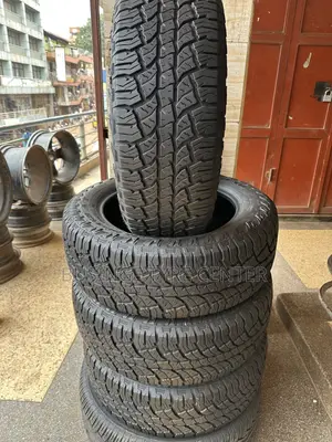 235/60r18 All Terrain Tires a/T Good Condition Japan Foreign Used