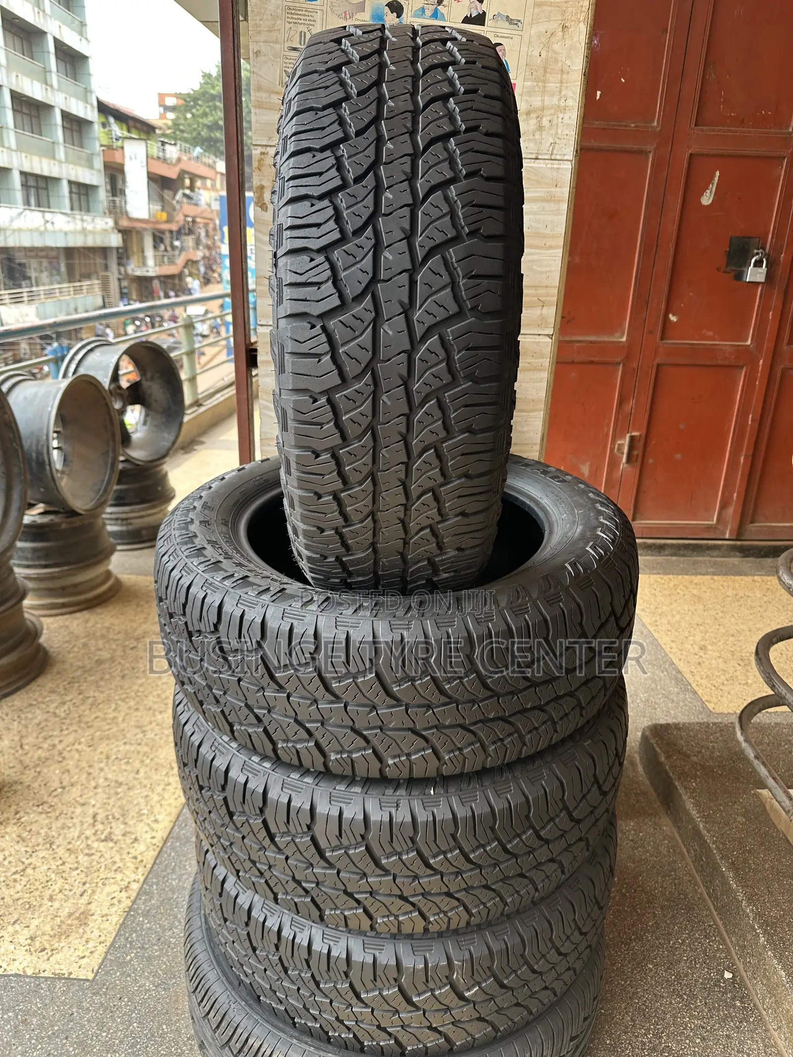 235/60r18 All Terrain Tires a/T Good Condition Japan Foreign Used