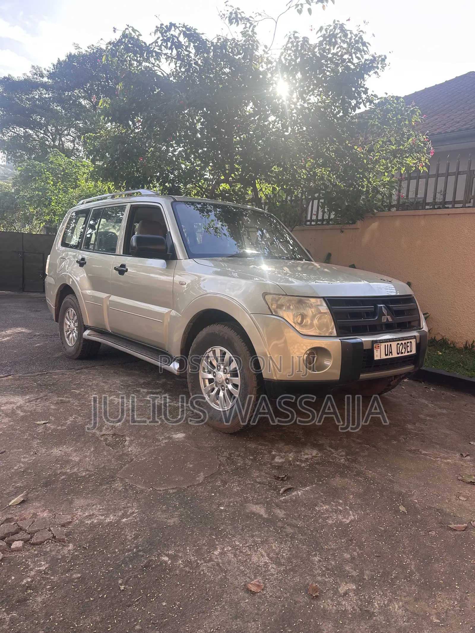 Mitsubishi Pajero 3.0 2010 Gold