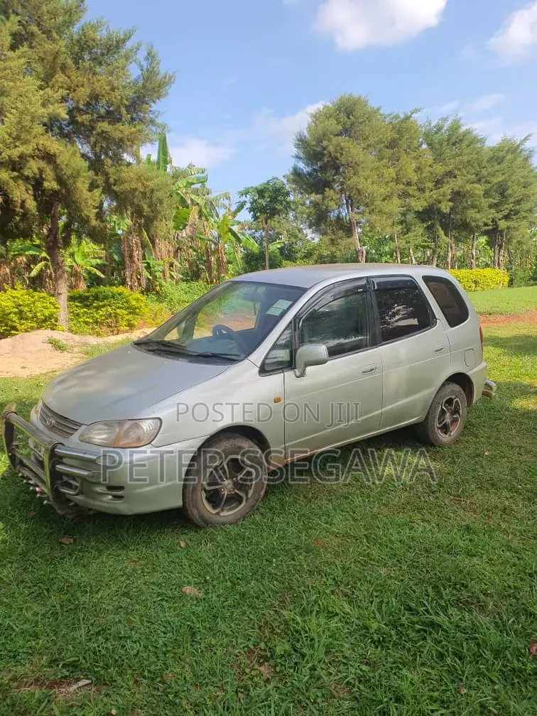 Toyota Corolla Spacio 2002 Silver