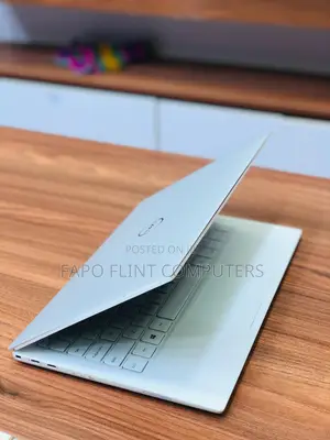 Laptop Dell XPS 13 7390 8GB Intel Core i7 SSD 256GB
