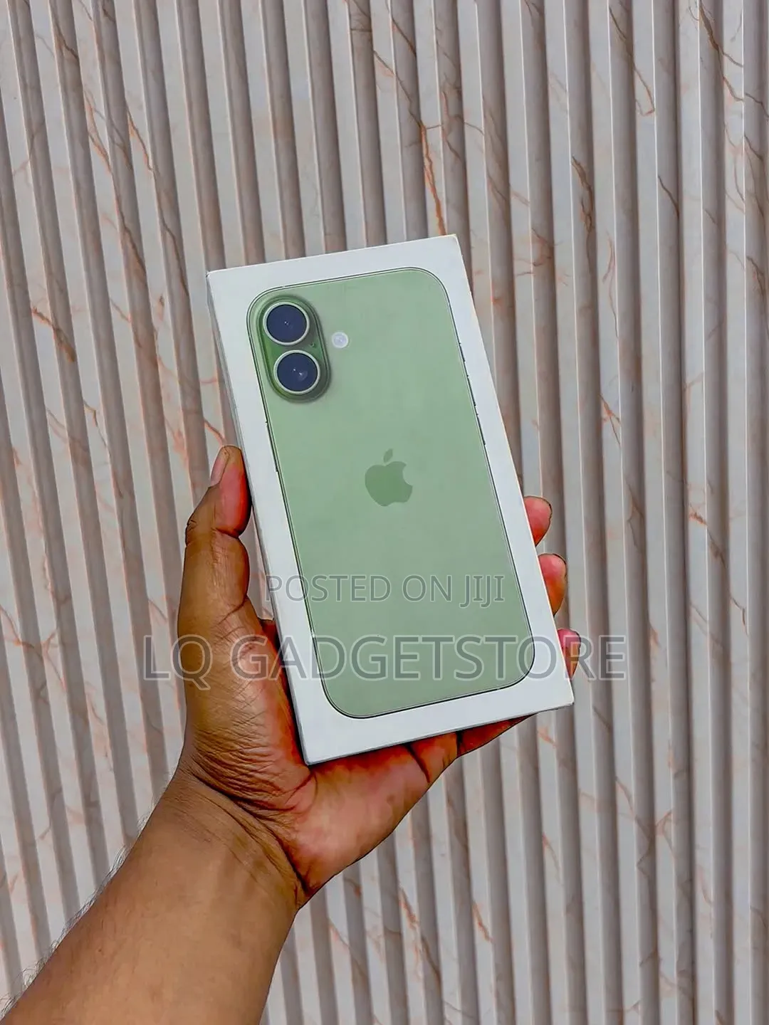 New Apple iPhone 17 256 GB Green