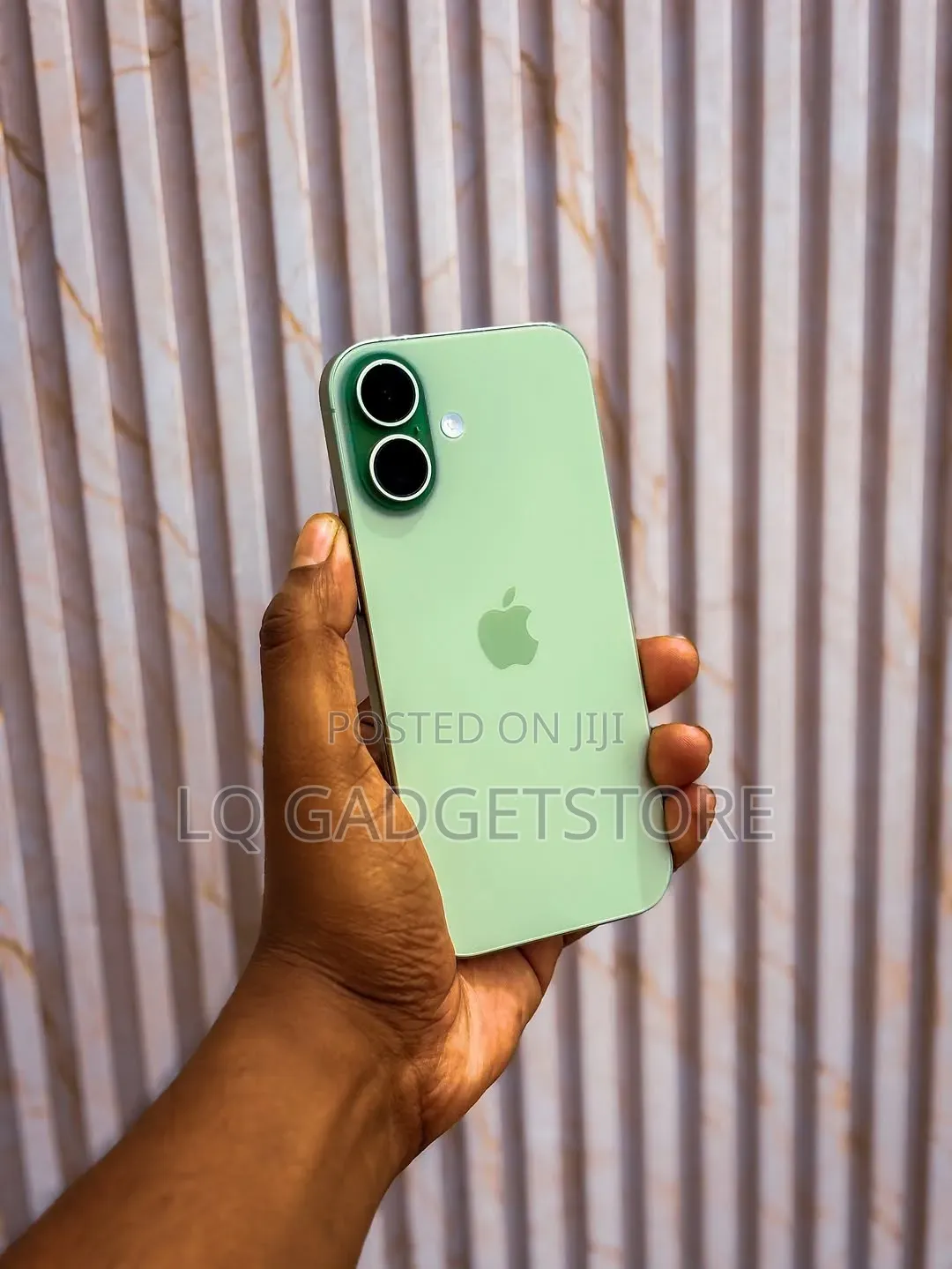 New Apple iPhone 17 256 GB Green
