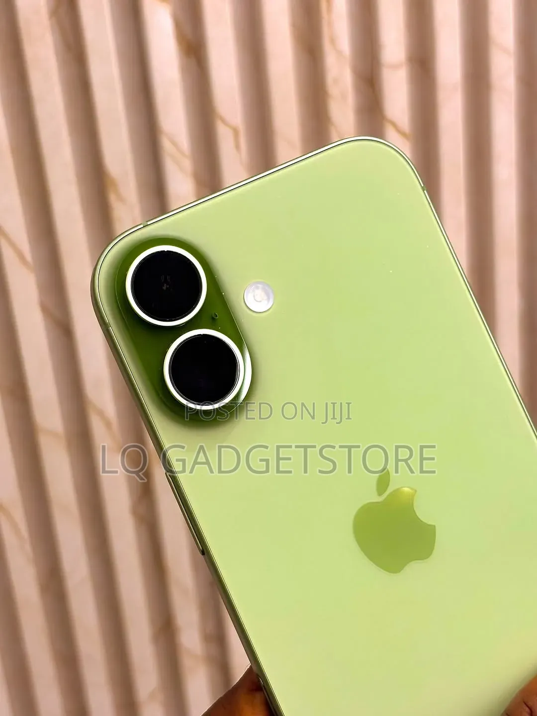 New Apple iPhone 17 256 GB Green