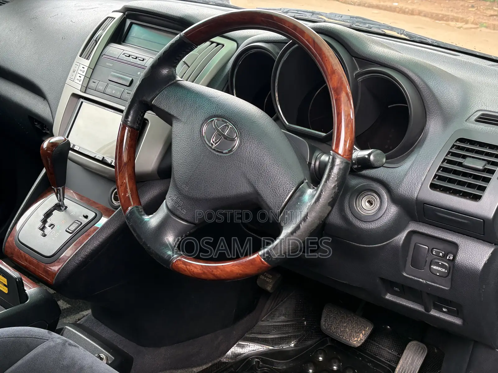 Toyota Harrier 2.4 2012 White
