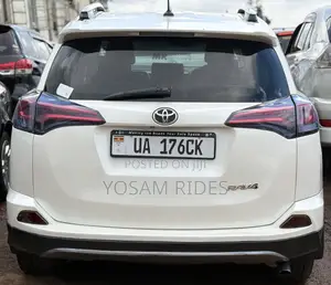 Toyota RAV4 LE 4dr SUV (2.5L 4cyl 6A) 2015 White