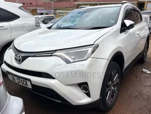 Toyota RAV4 LE 4dr SUV (2.5L 4cyl 6A) 2015 White