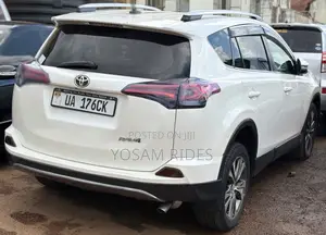 Toyota RAV4 LE 4dr SUV (2.5L 4cyl 6A) 2015 White
