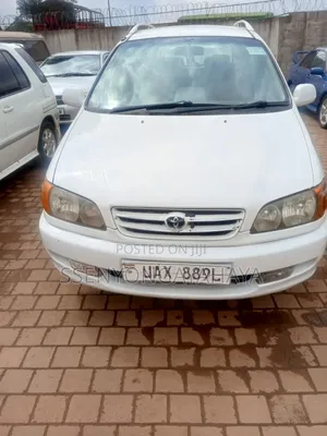 Toyota Ipsum 2000 Silver